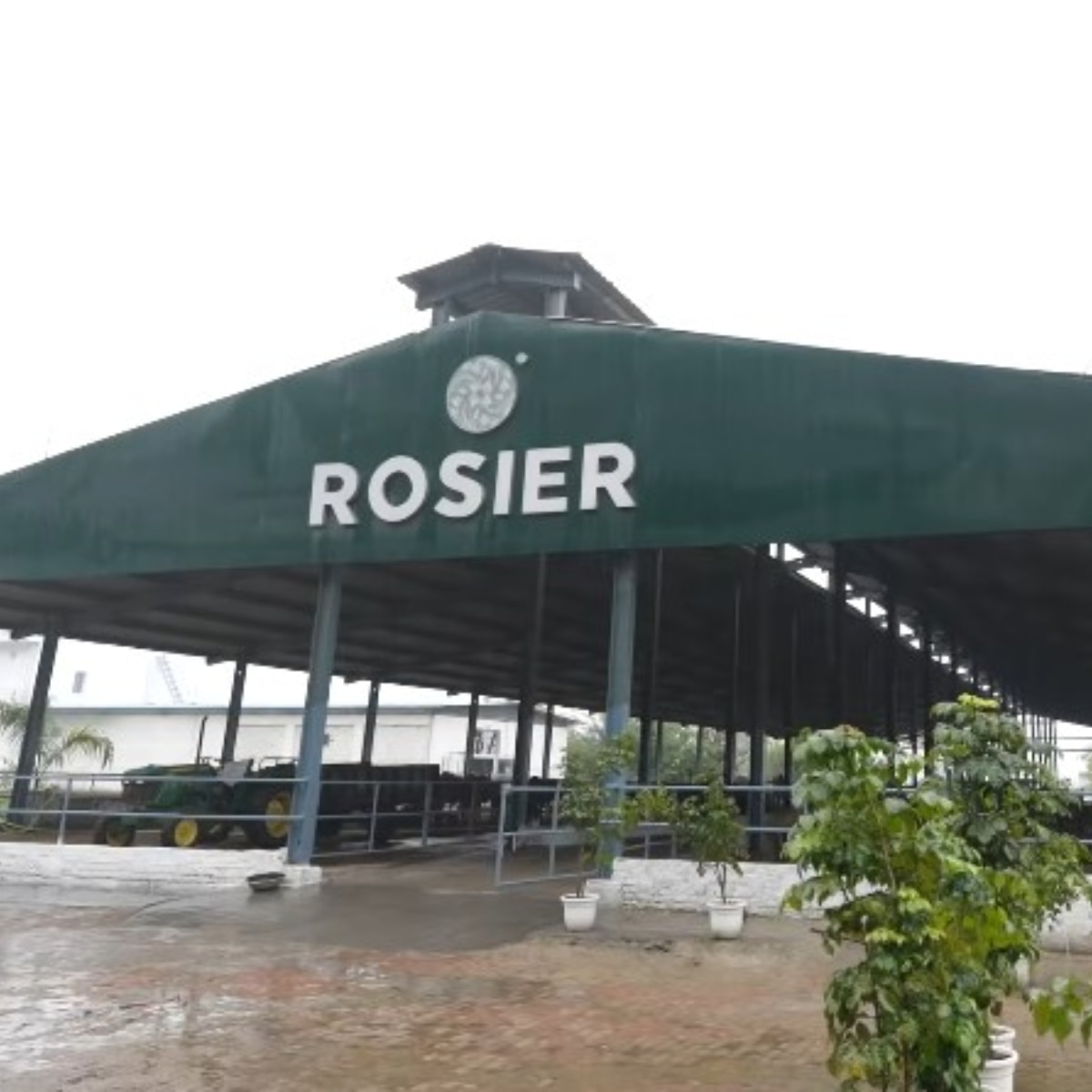 गौरव तनेजा का फार्म हाउस