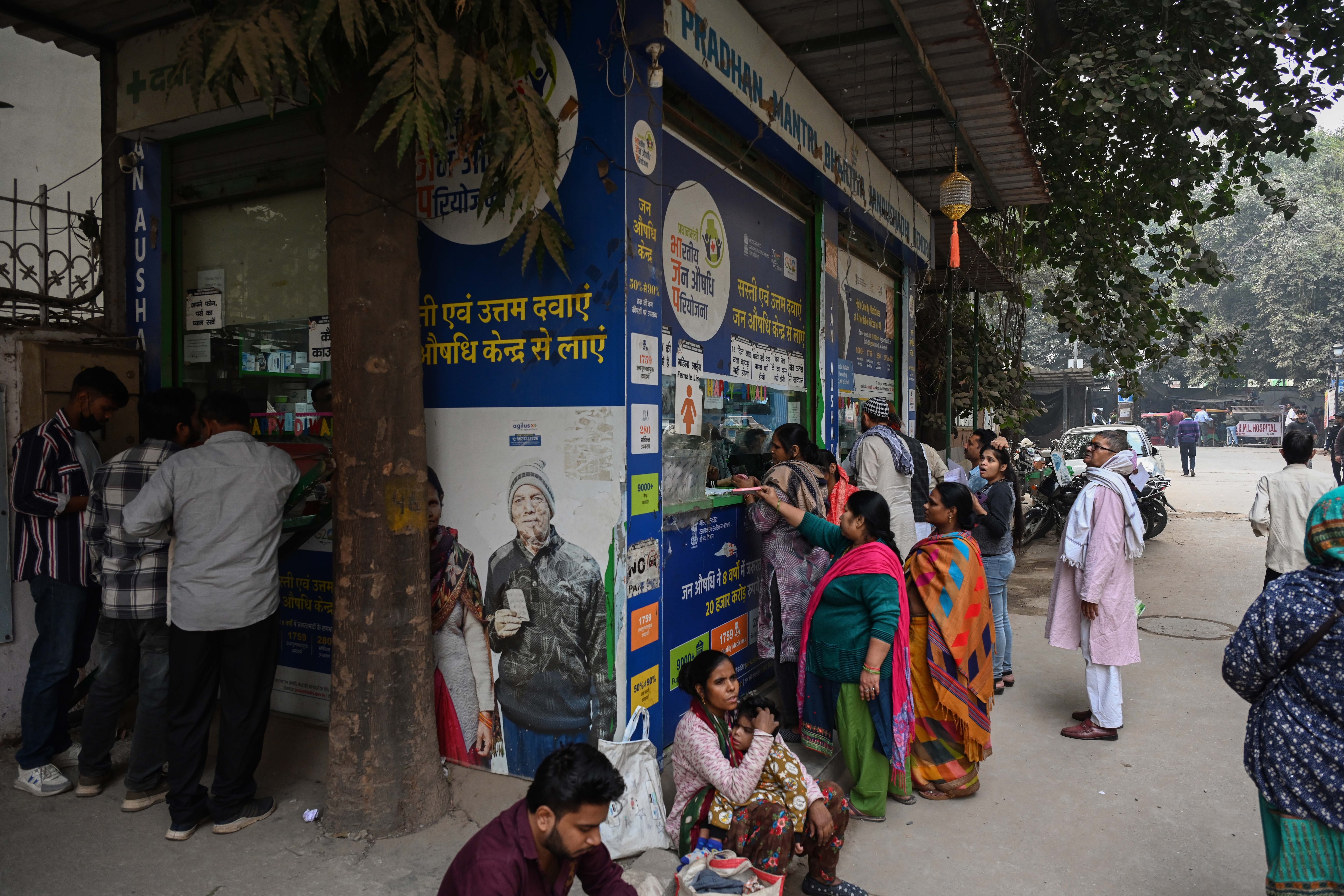 सबसे ज्यादा यूपी में स्टोर्स