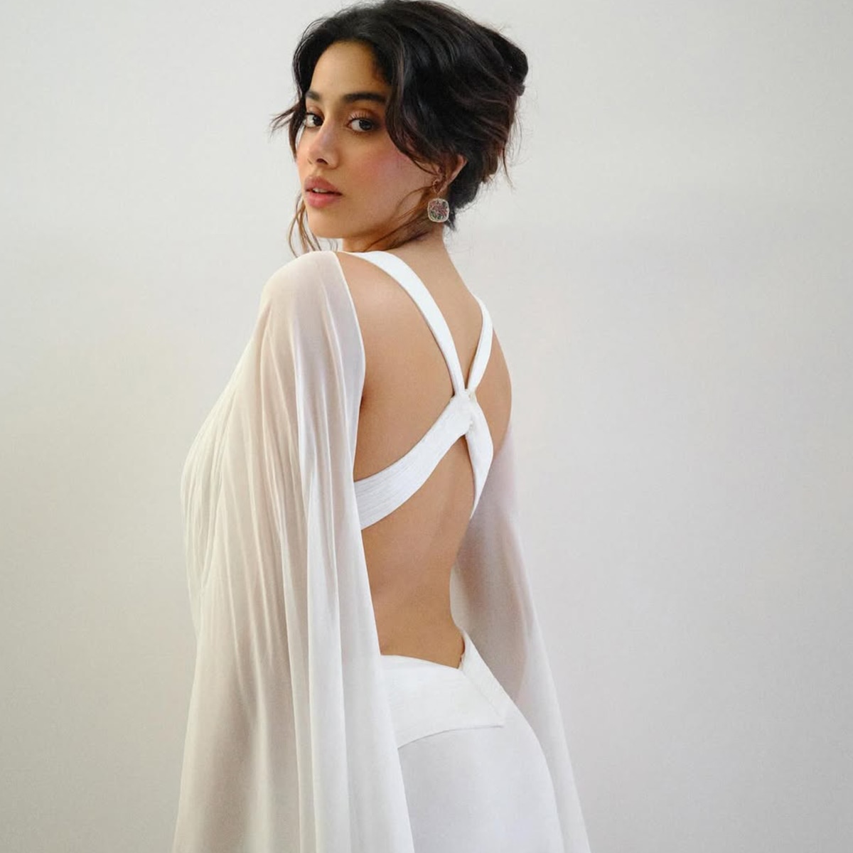 janhvi kapoor bold look