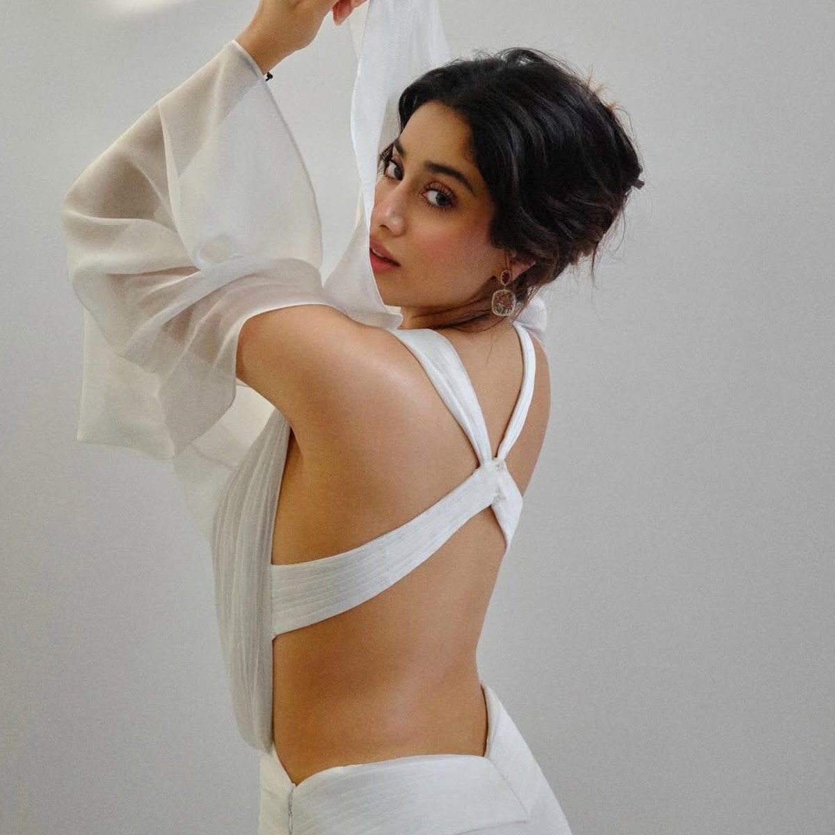 janhvi kapoor bold look
