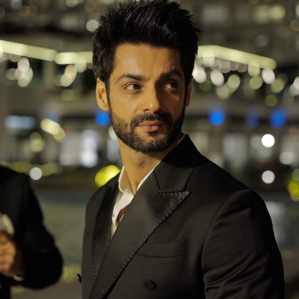 आध्यात्मिक हुए करण वाही 