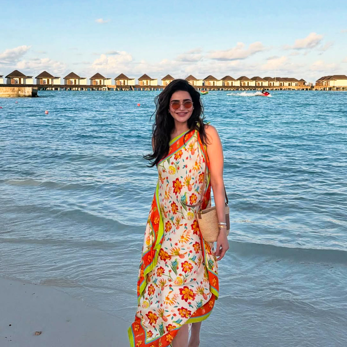 करिश्मा तन्ना ने छिपाया बेबी बंप