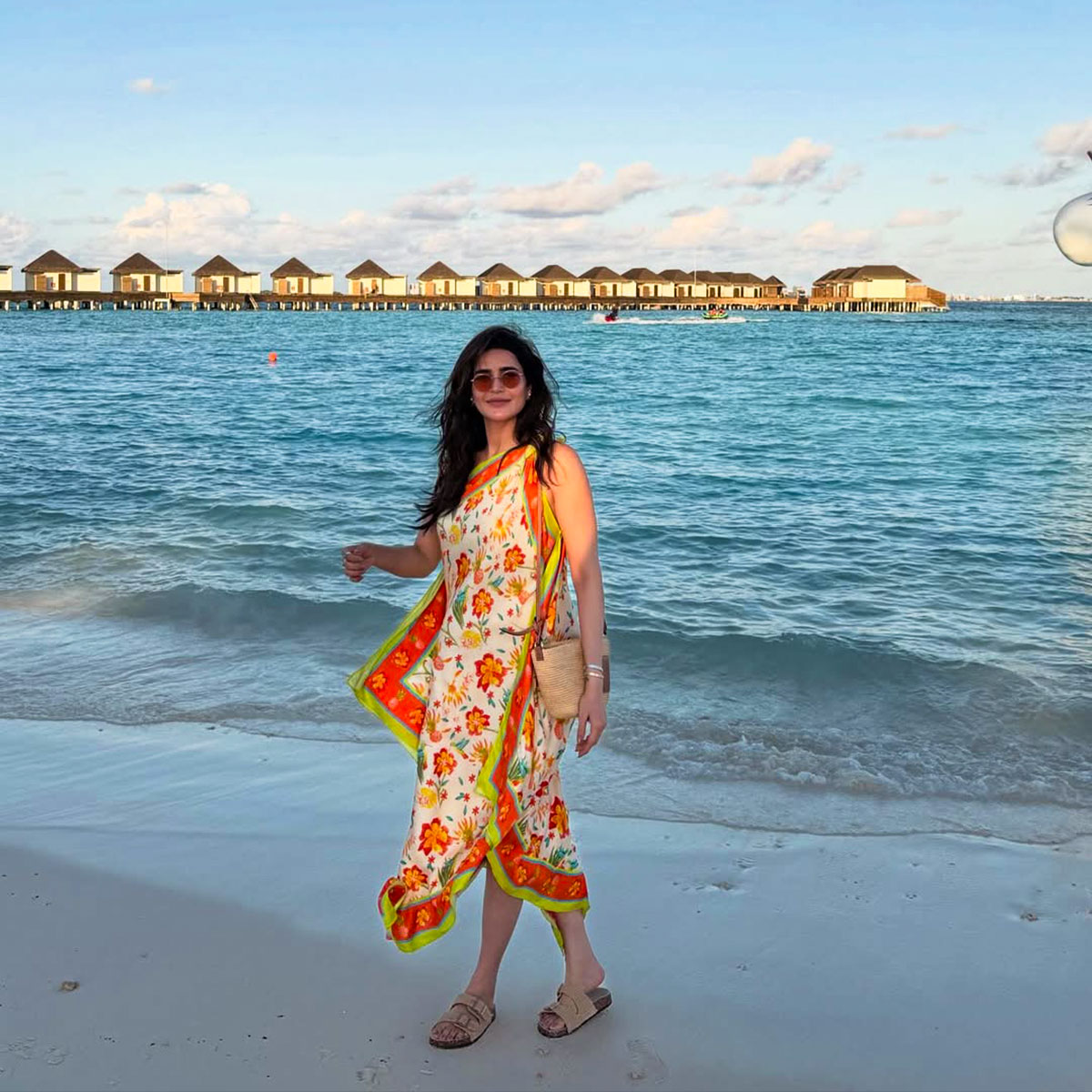 करिश्मा तन्ना ने छिपाया बेबी बंप