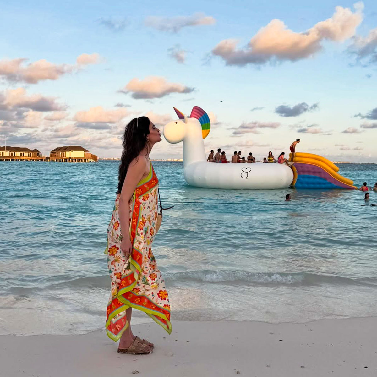 करिश्मा तन्ना ने छिपाया बेबी बंप