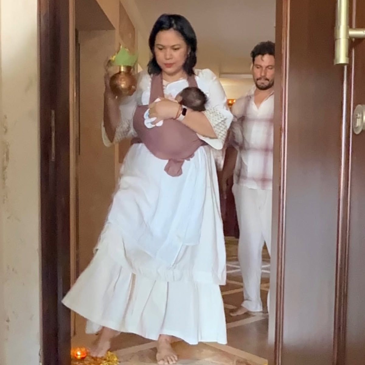 लिन-रणदीप की बेटी का गृह प्रवेश