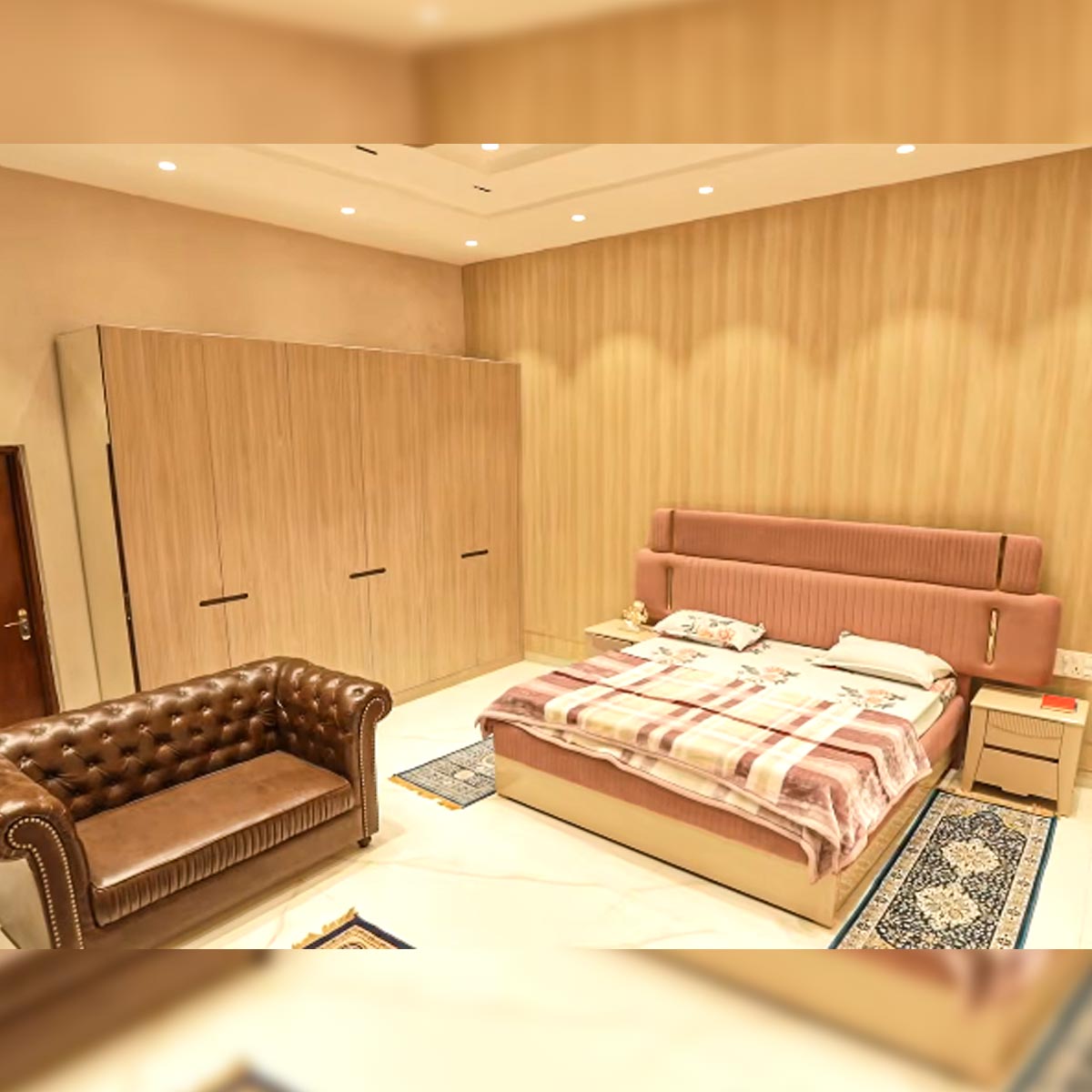 मनोज तिवारी हाउस