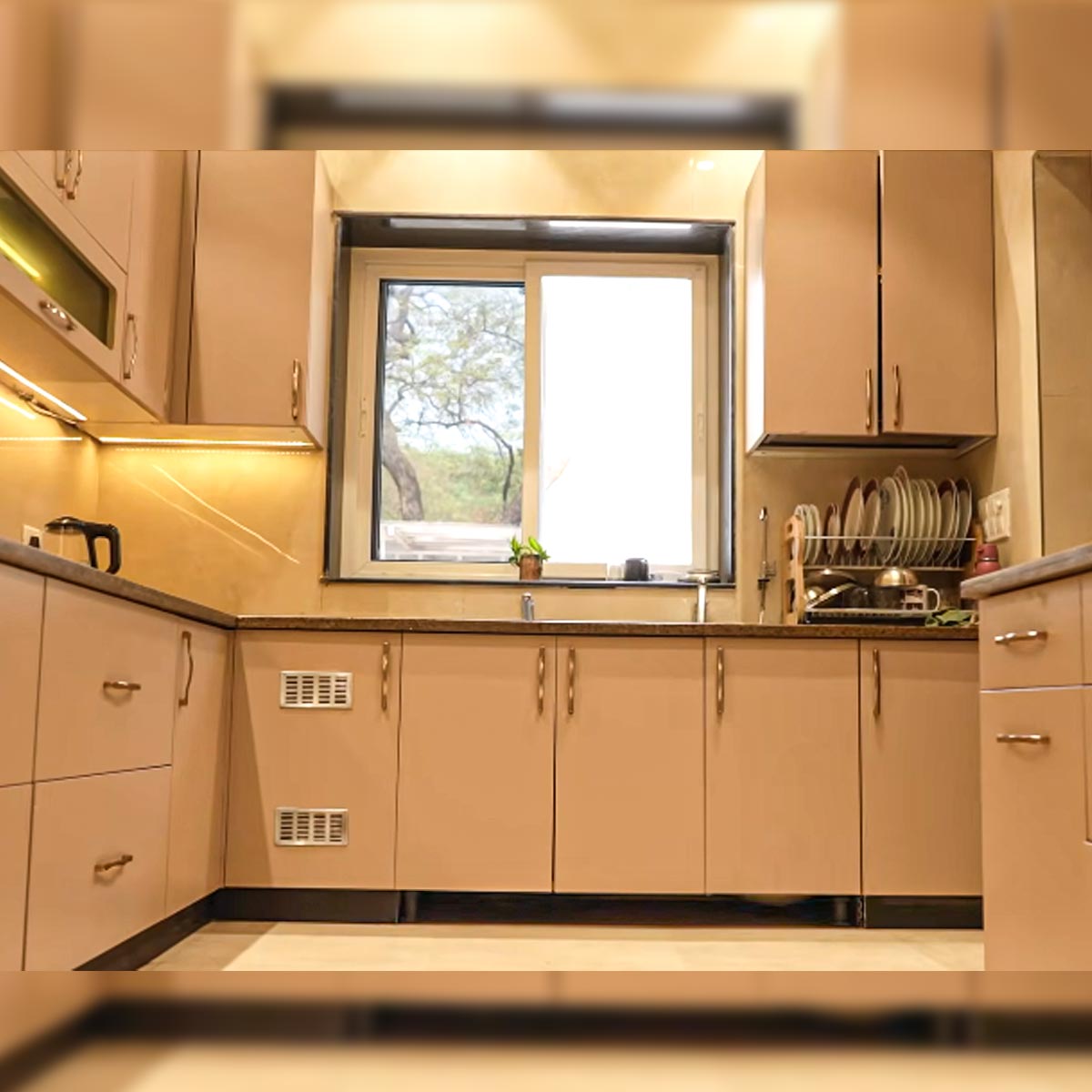 मनोज तिवारी हाउस