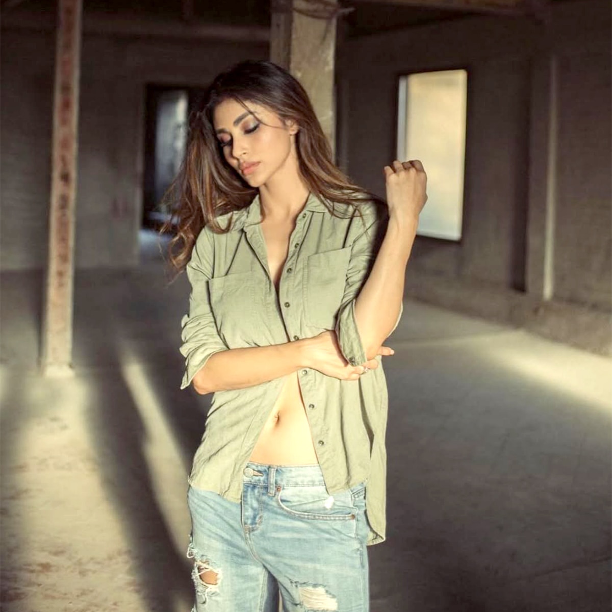 मौनी रॉय 