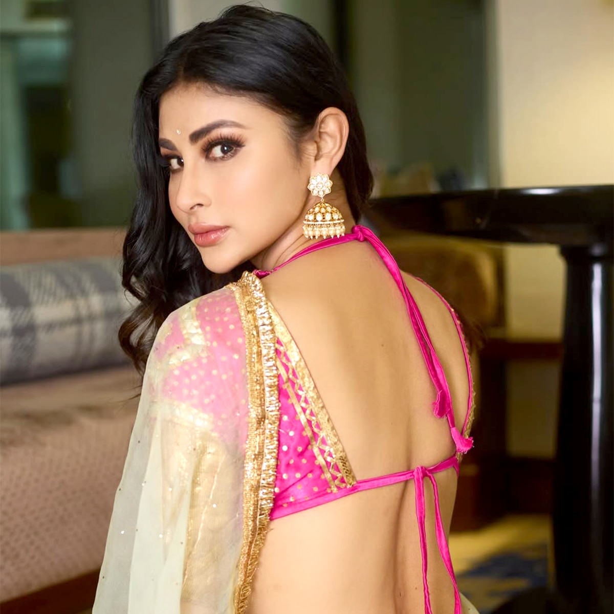 मौनी रॉय 