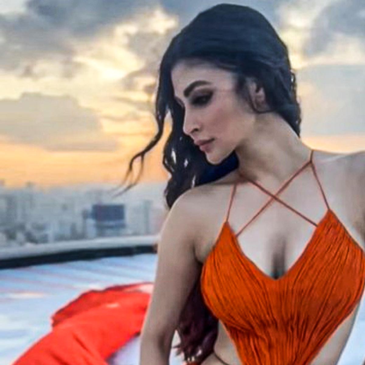 mouni roy 
