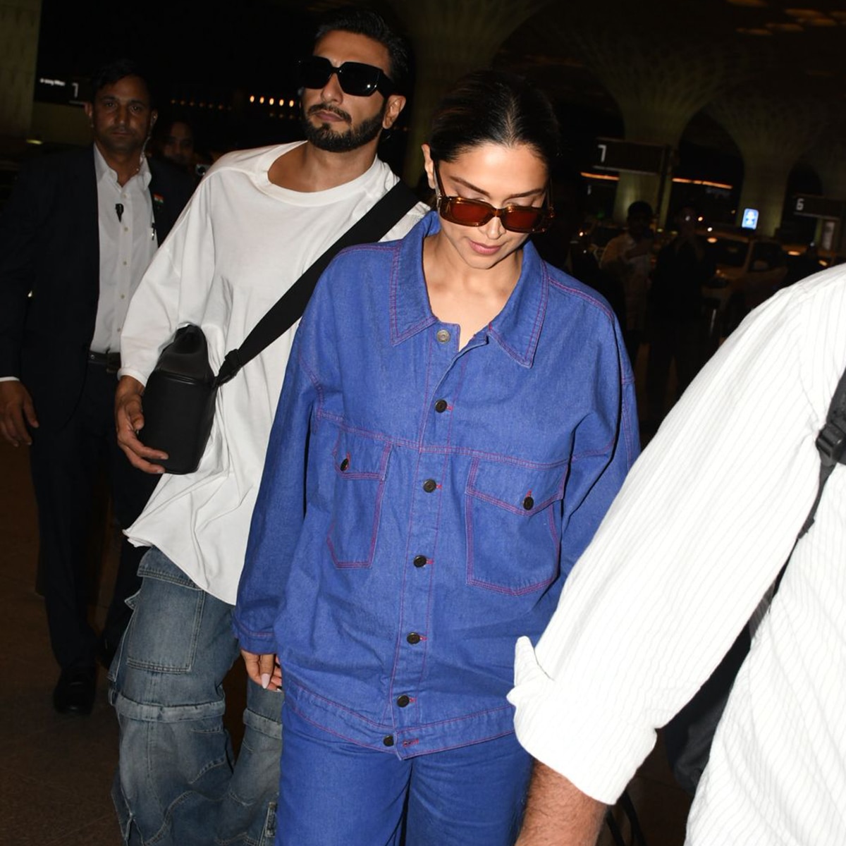 पहली बार स्पॉट हुईं प्रेग्नेंट दीपिका पादुकोण