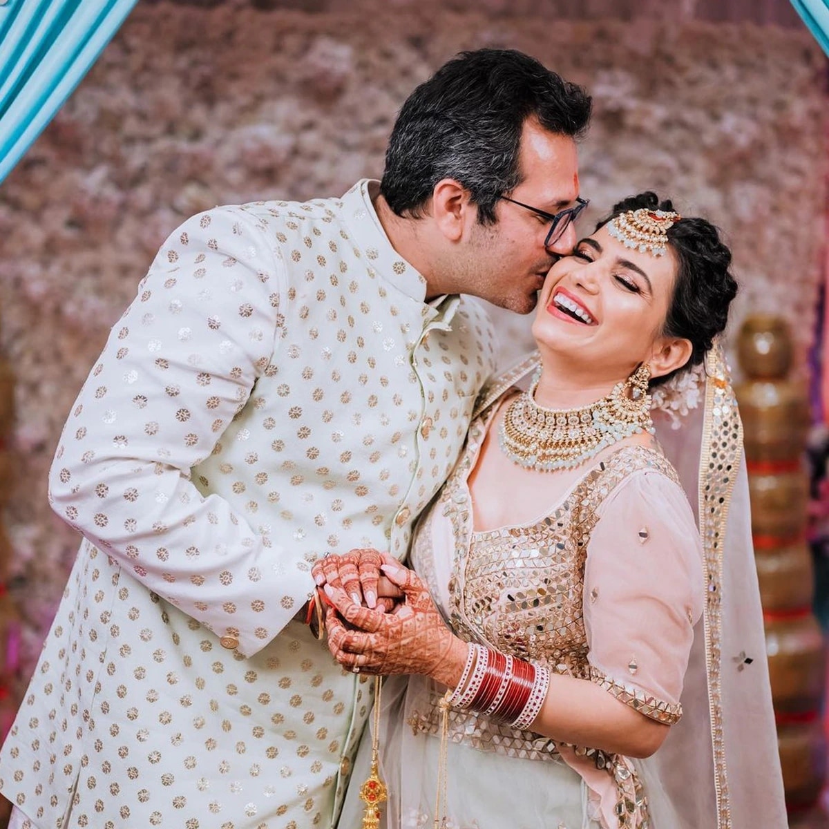 प्रिया आहूजा, मालव राजदा