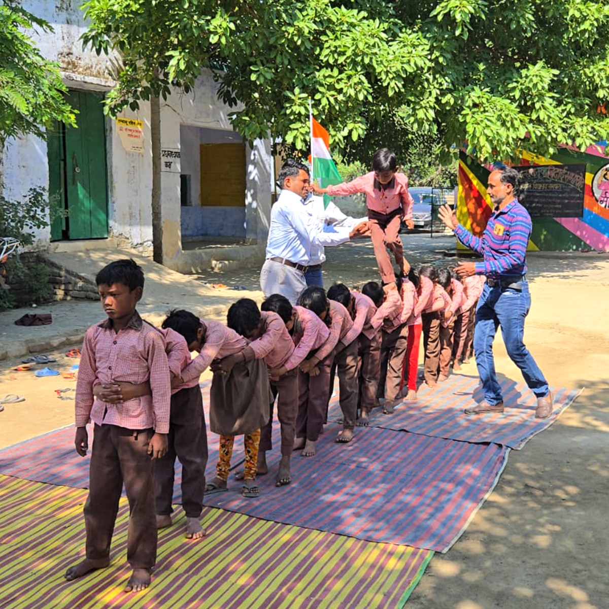 हरदोई का सनफरा स्कूल बना मिसाल (Photo:aajtak.in)