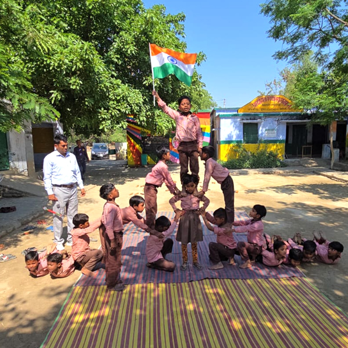 हरदोई का सनफरा स्कूल बना मिसाल (Photo:aajtak.in)