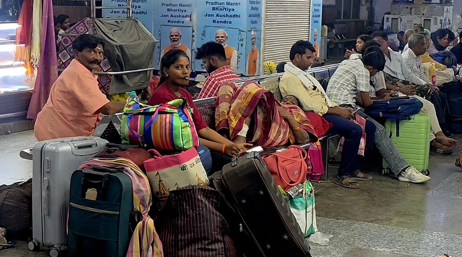 Railway Passengers (Photo-ITG)