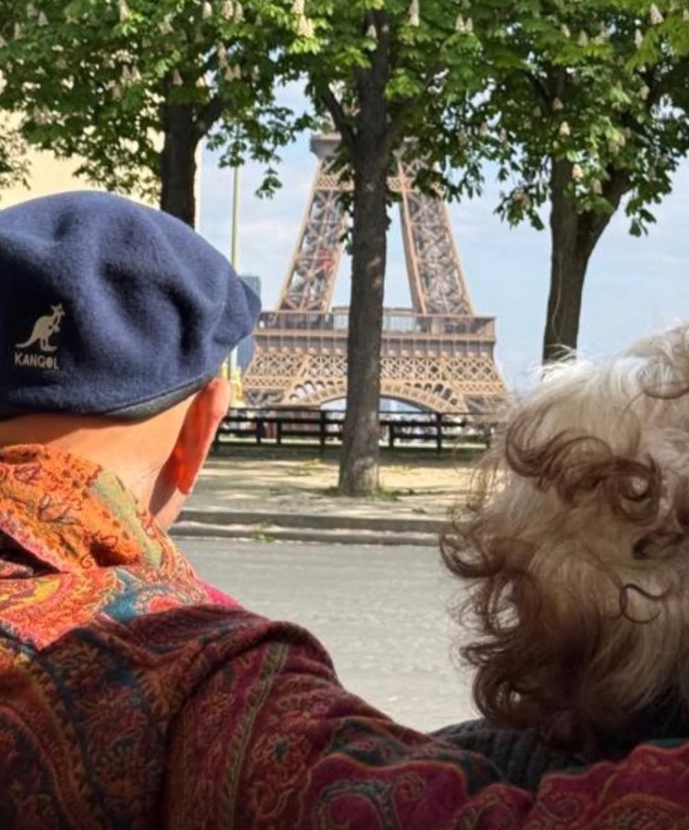 ऋतिक रोशन के पेरेंट्स की शादी को 55 साल पूरे