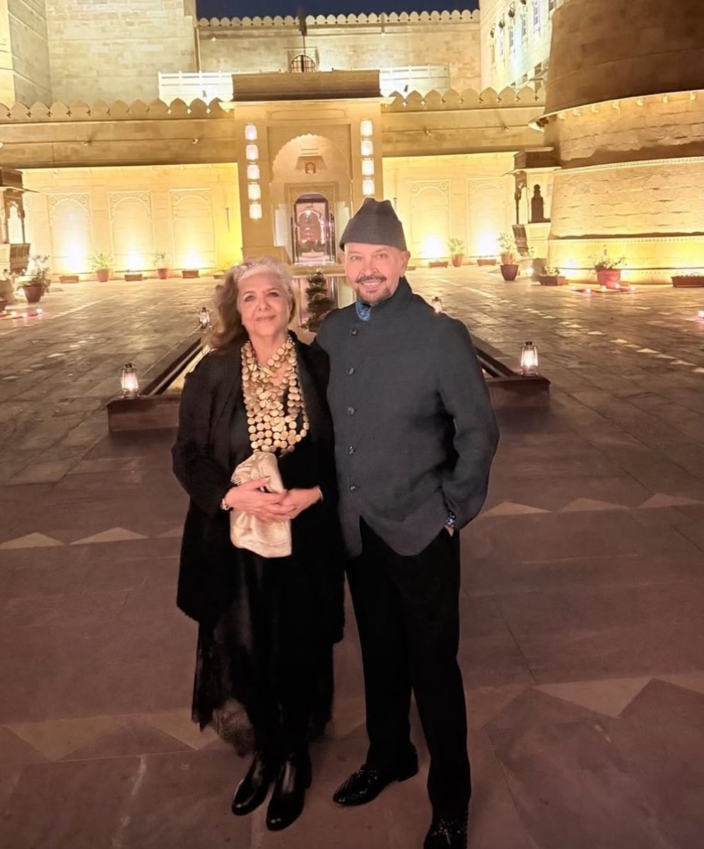 ऋतिक रोशन के पेरेंट्स की शादी को 55 साल पूरे