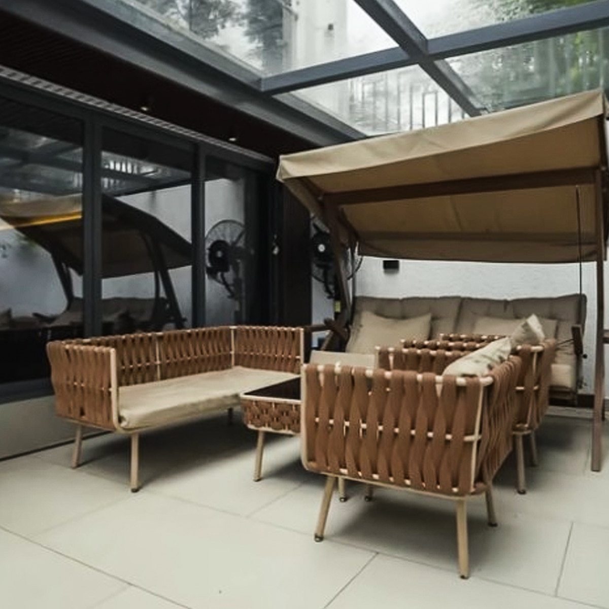 कोरियोग्राफर रेमो डिसूजा का आलीशान घर