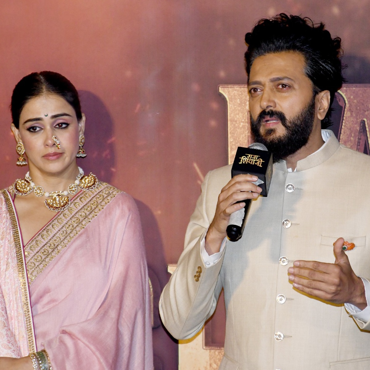 रो पड़े रितेश देशमुख और जेनेलिया डिसूजा