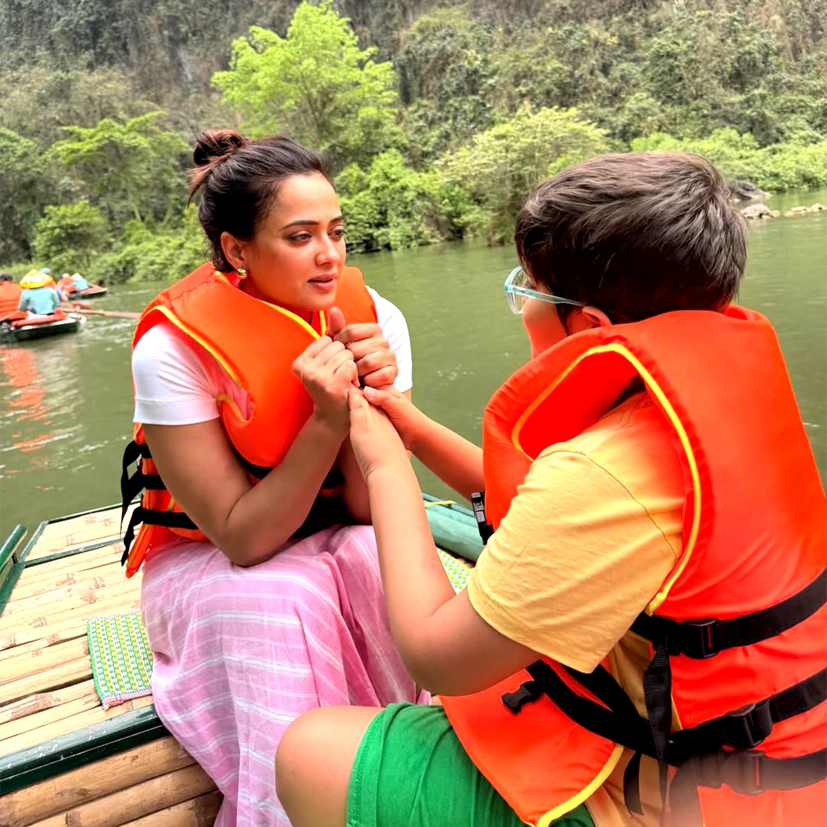 बोल्ड लुक में छाईं श्वेता तिवारी