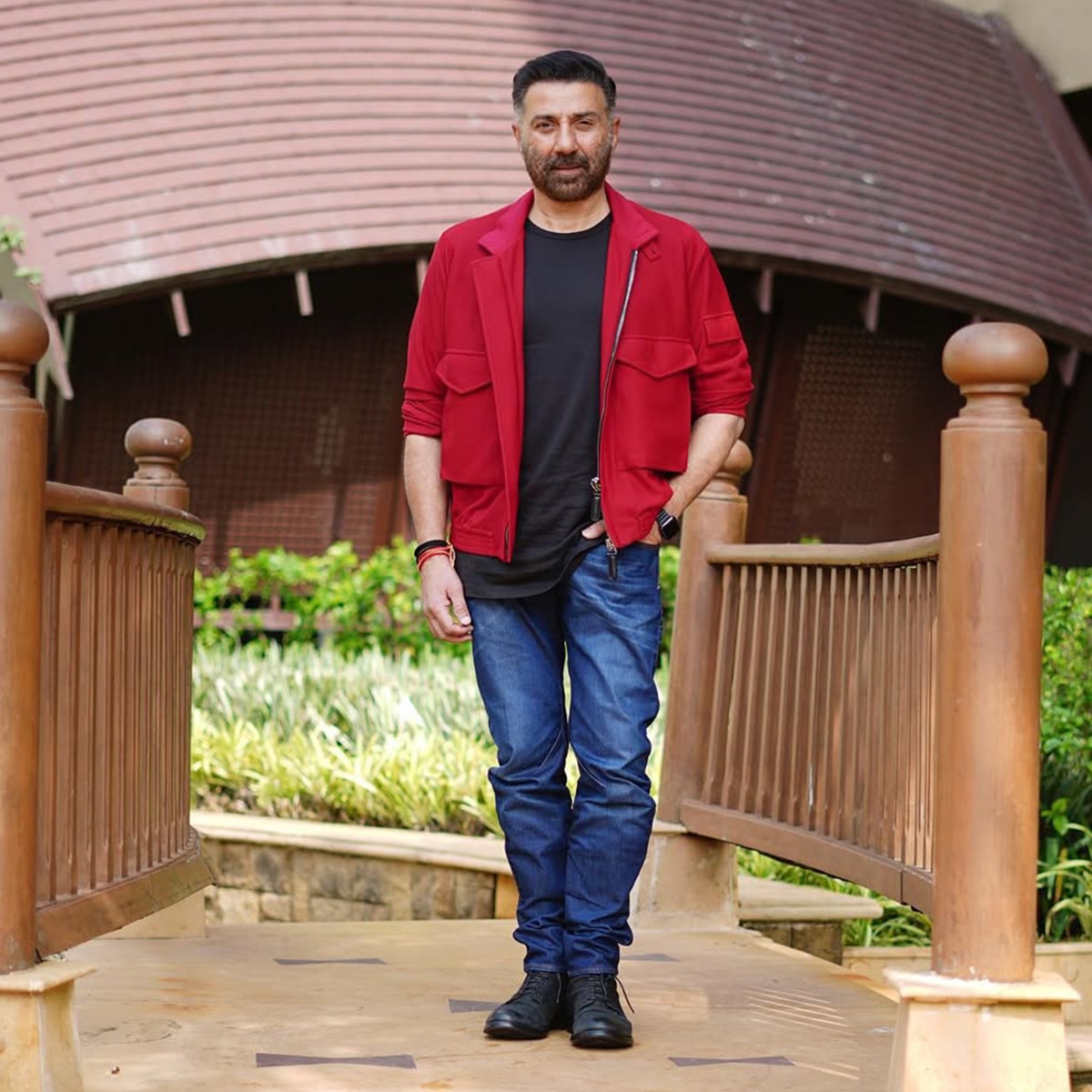 करोड़ों के मालिक हैं सनी देओल