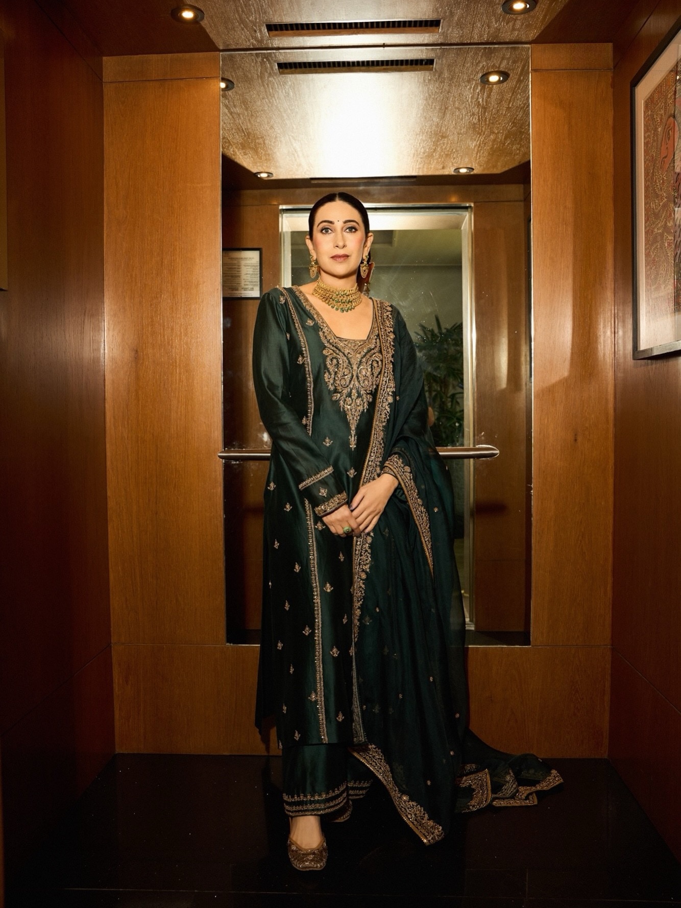 Karisma Kapoor green suit 