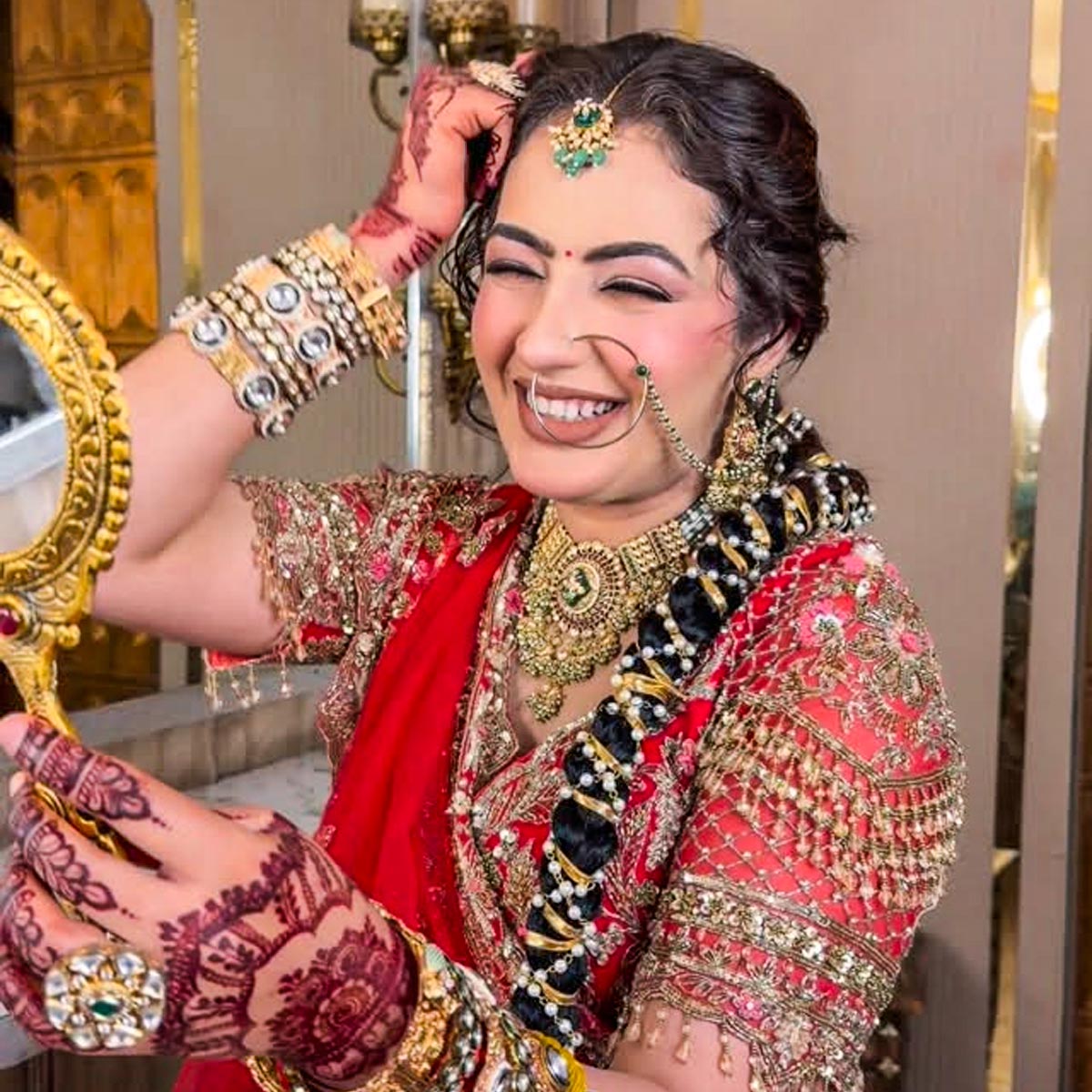 वड़ा पाव गर्ल 