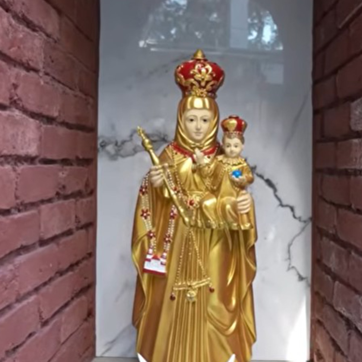 रेमो डिसूजा के घर में है दुनिया का सबसे छोटा शिवलिंग