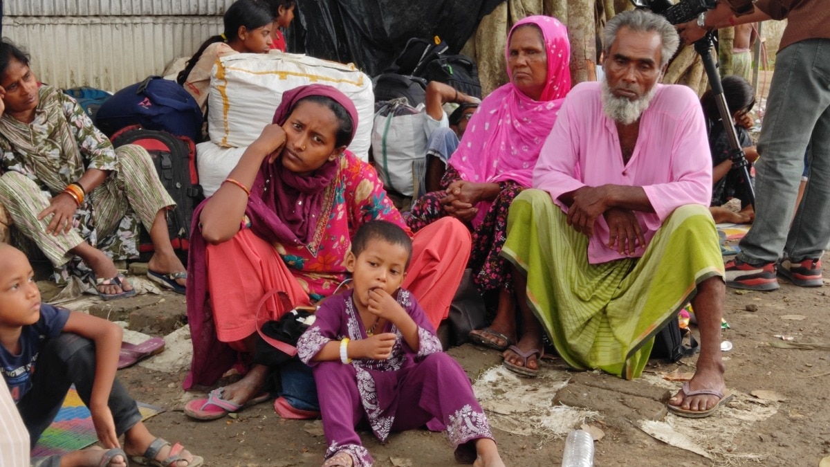 बकरीद से पहले बांग्लादेशी घुसपैठियों की 'घर वापसी', Photos