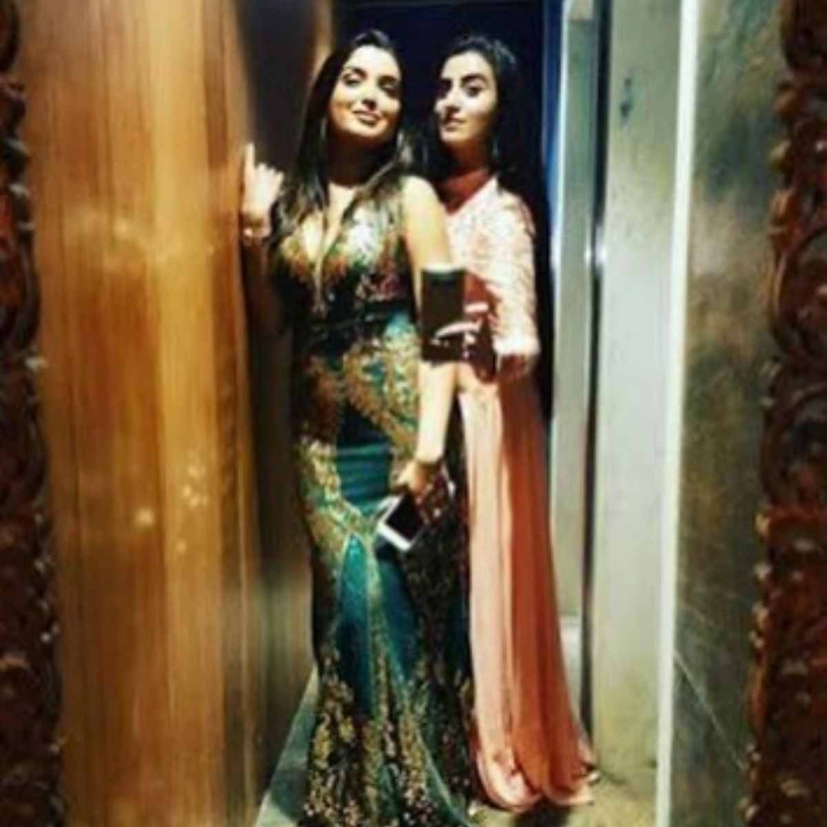 Aamrapali Dubey akshara singh 