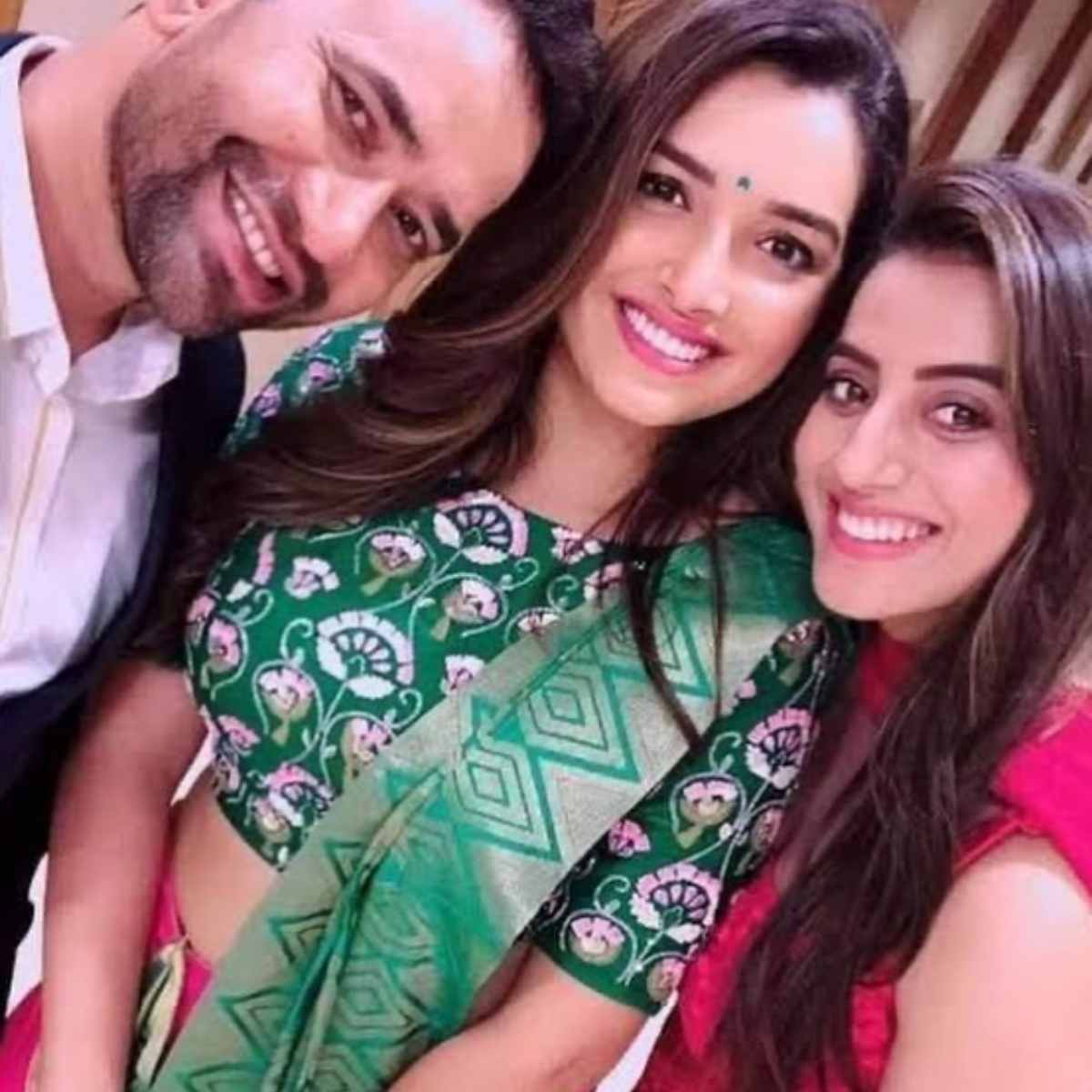 Aamrapali Dubey akshara singh 