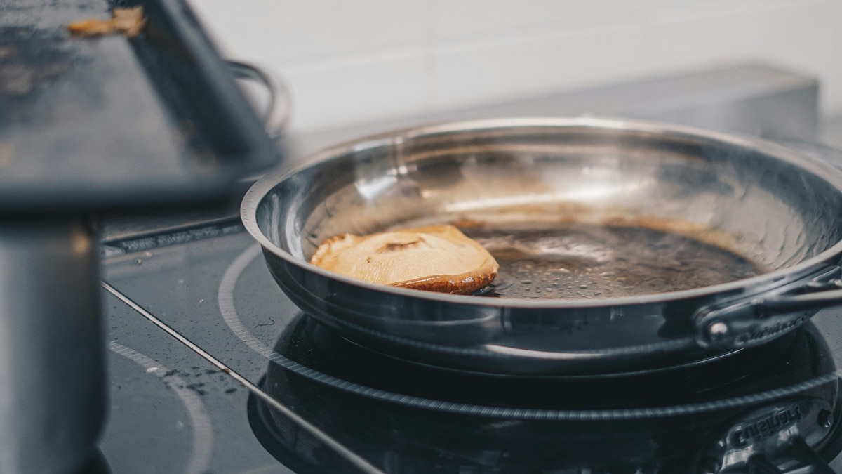 Electric induction cooktop stove 
