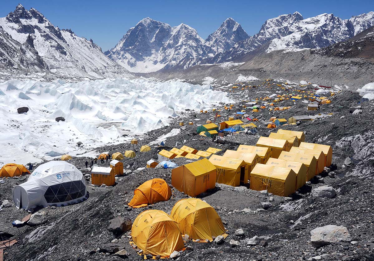 274 Climbers Everest
