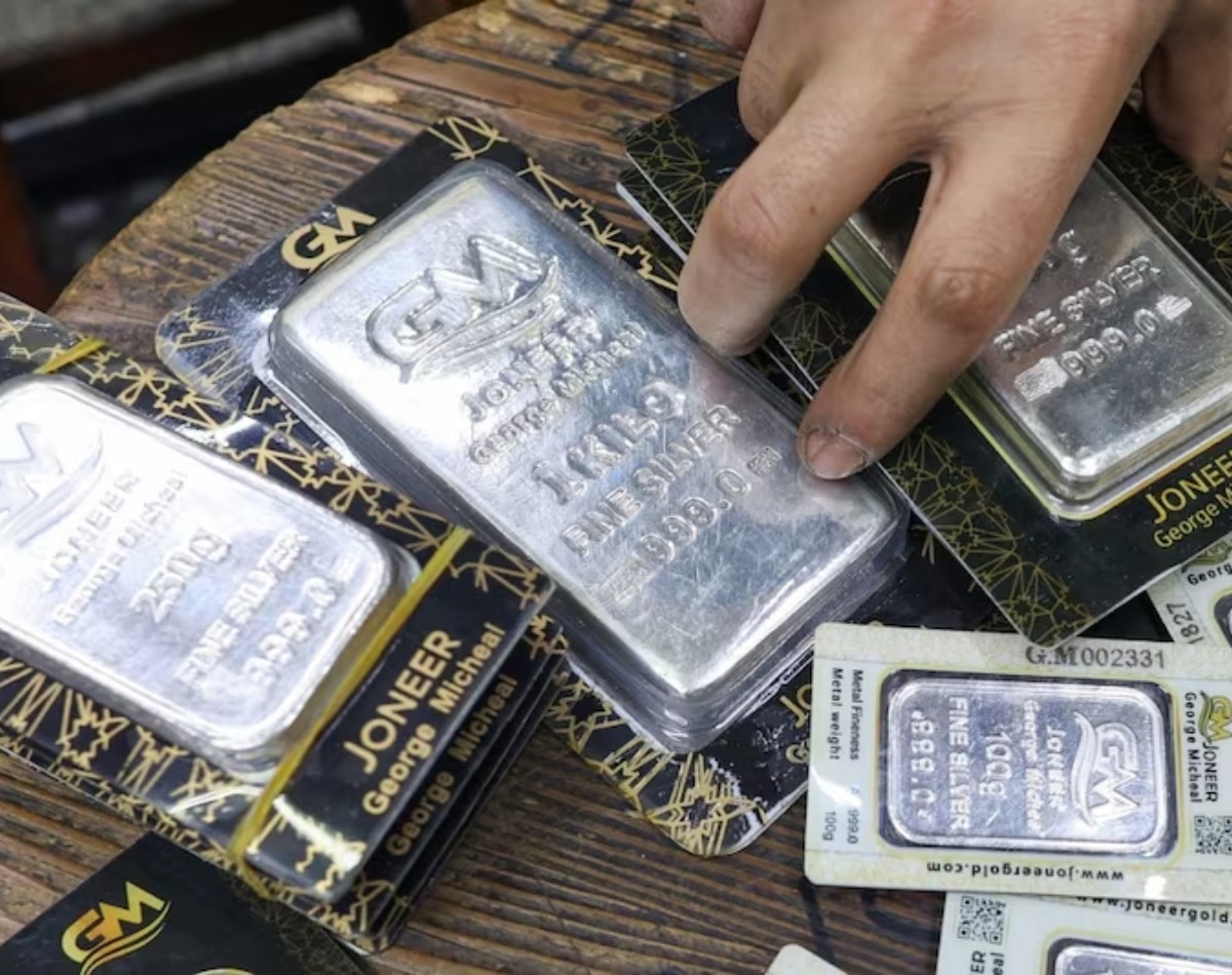 अभी भी 1.95 लाख रुपये सस्ती Silver