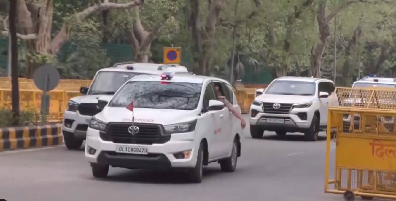 Narendra Modi Convoy Reduced