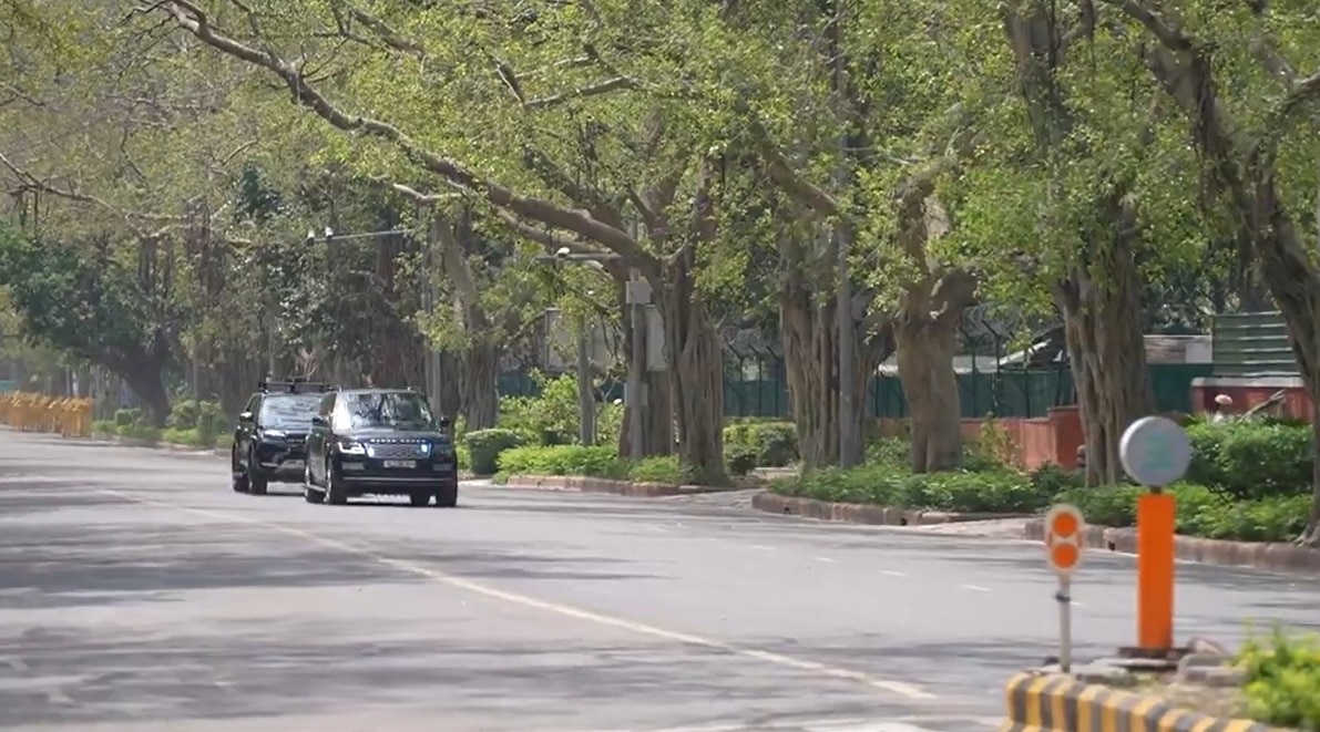 Narendra Modi Convoy Reduced