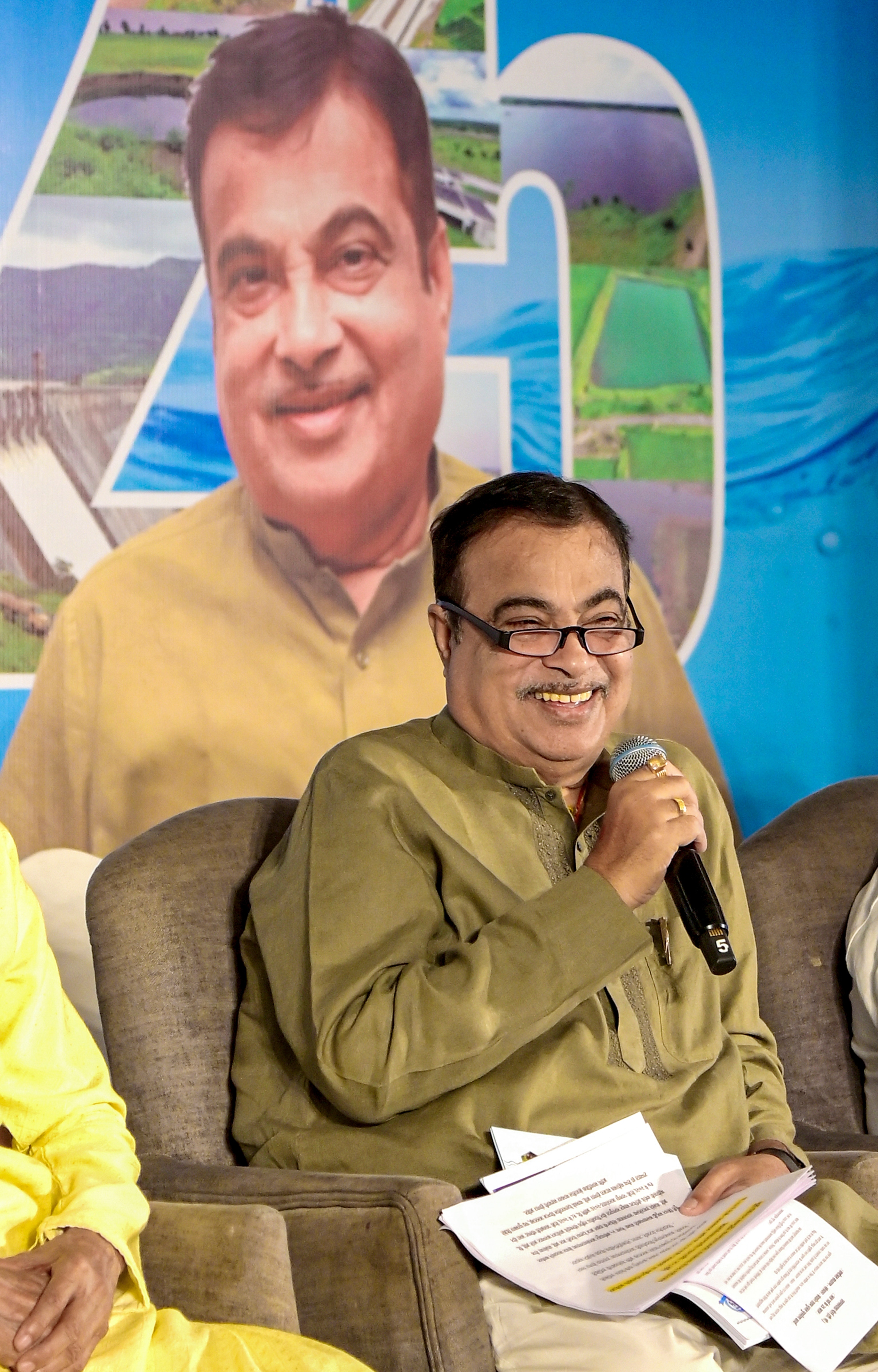 शेखर सुमन के शो में नितिन गडकरी ने किए खुलासे