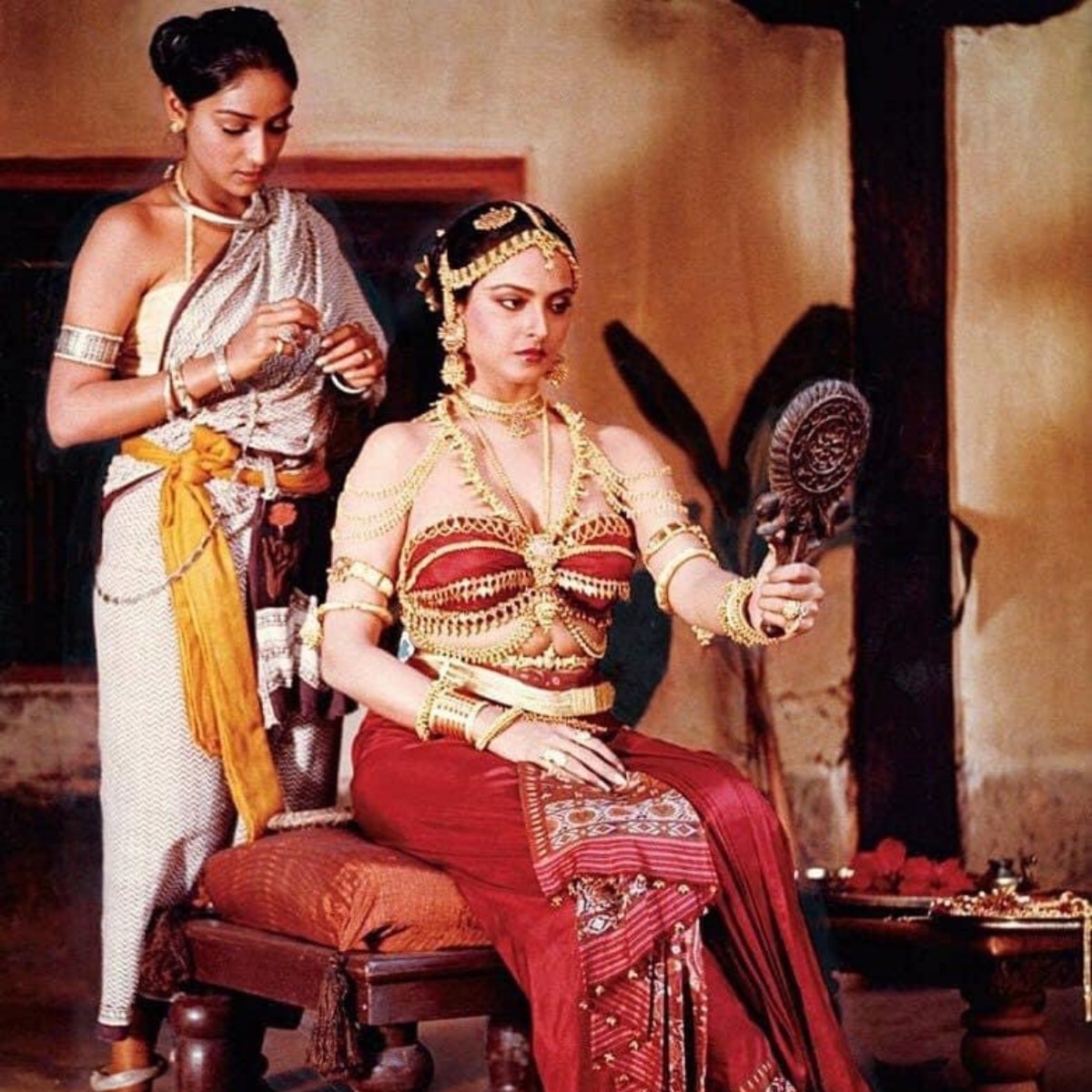 रेखा संग इंटीमेट सीन की शूटिंग, शेखर सुमन के घर पर पड़ी इनकम टैक्स की रेड