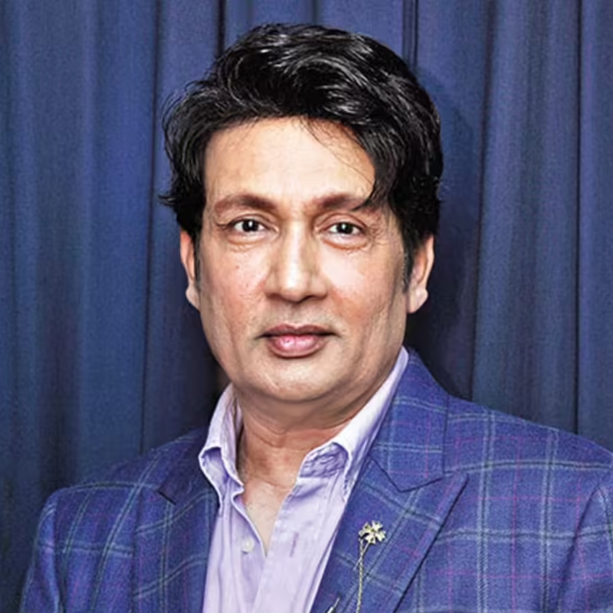 इंटीमेट सीन की शूटिंग करती रहीं रेखा, घर पर पड़ा था छापा