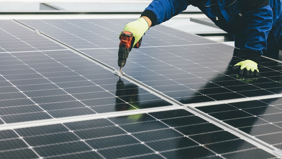 Solar panel inverter system 