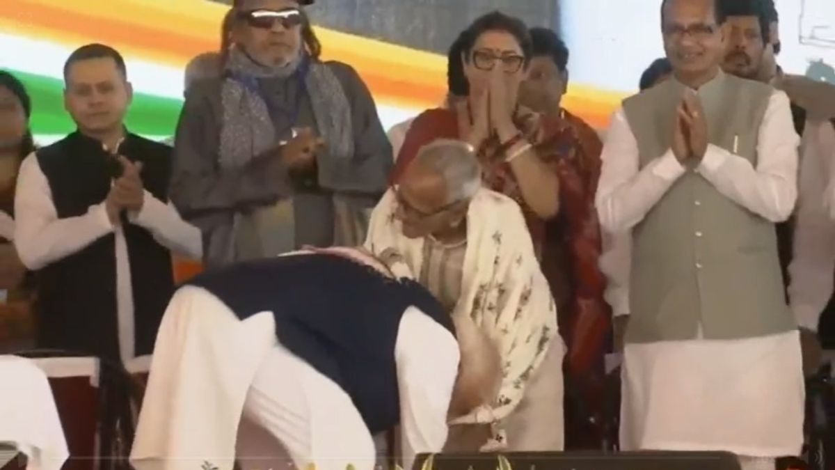 suvendu adhikari takes oath as west bengal chief minister