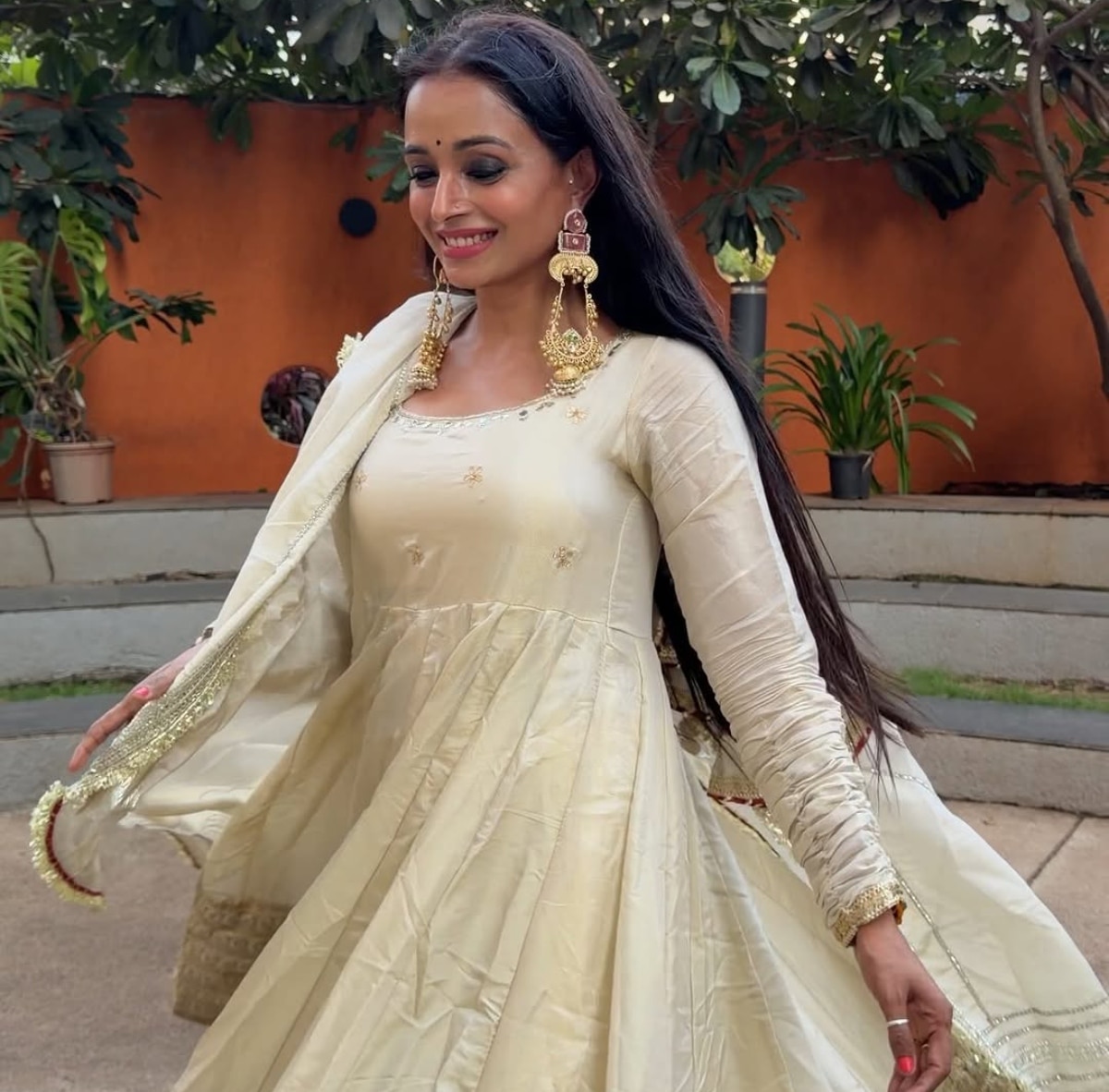 Parul Chauhan का छलका दर्द