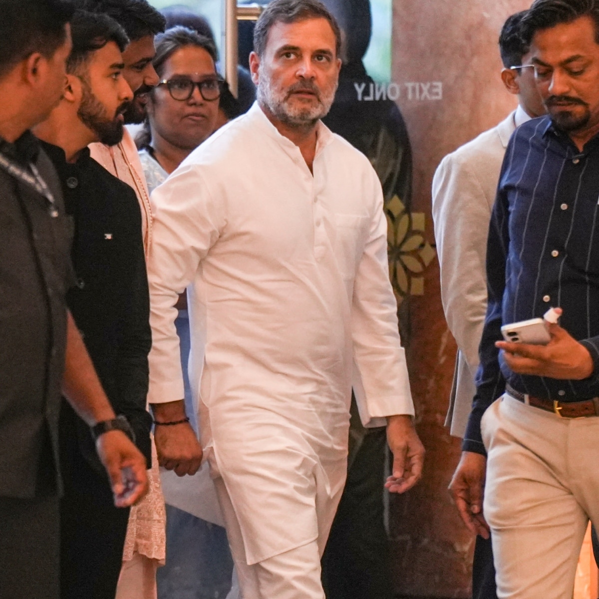 रेवती सुले की शादी में राहुल गांधी. (Photo: PTI)