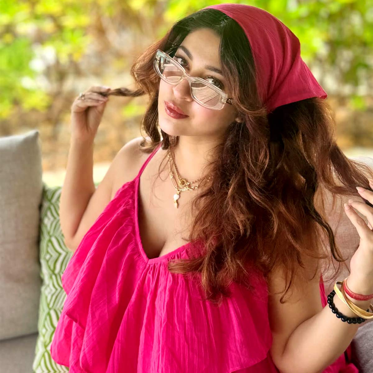 बिकिनी में सोनारिका भदौरिया का बोल्ड अवतार