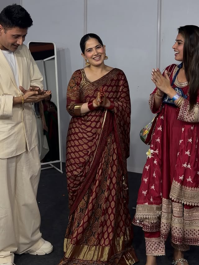 jaya-kishori-maroon-outfit-look