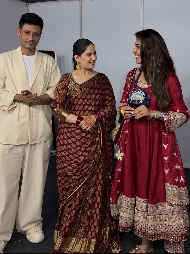 jaya-kishori-maroon-outfit-look