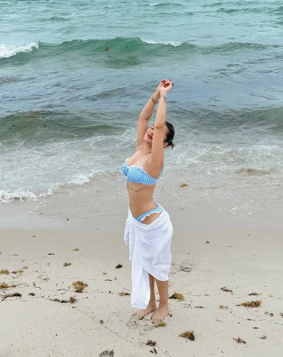 Avneet kaur bikini photos