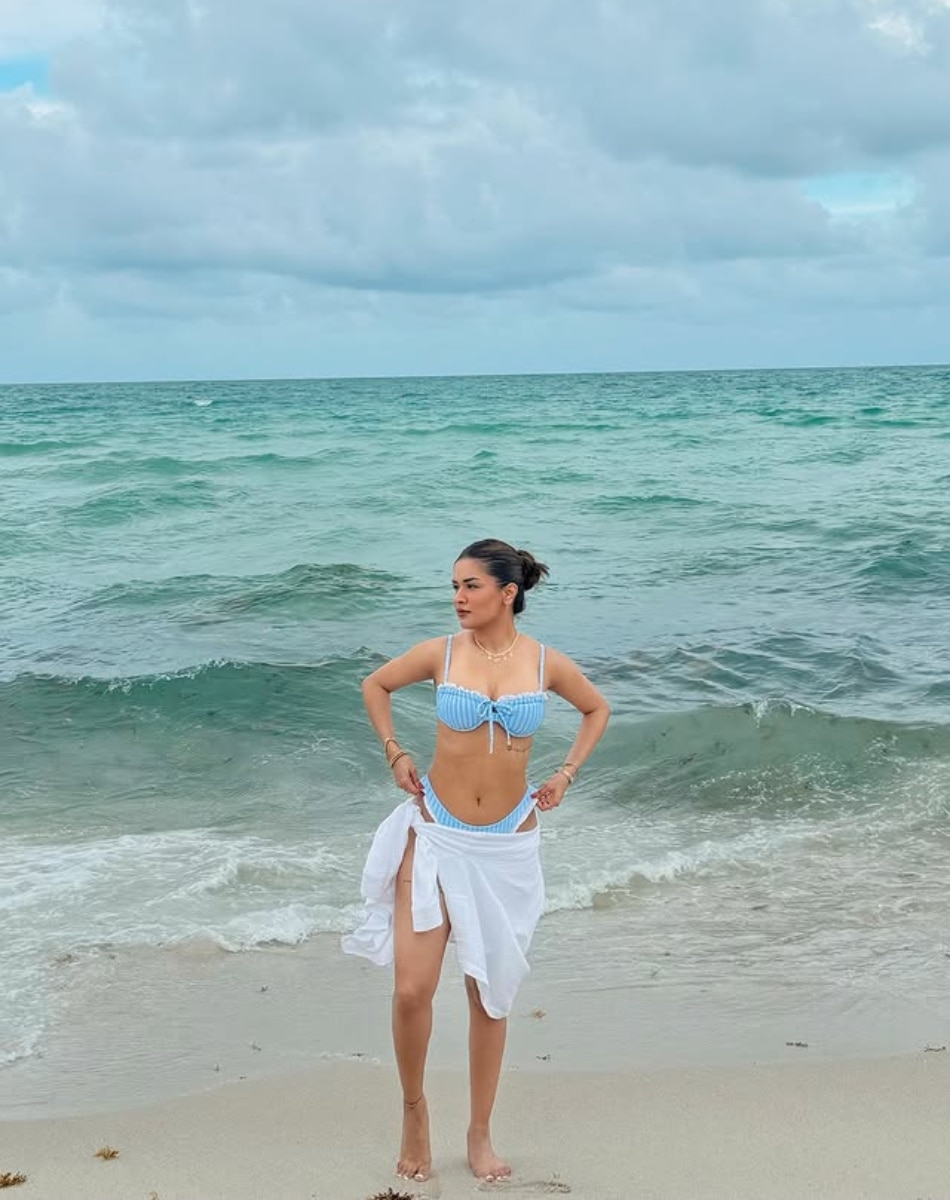 Avneet kaur bikini photos