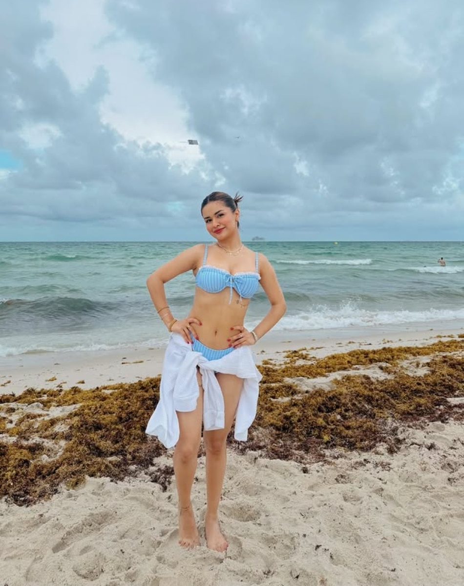 Avneet kaur bikini photos