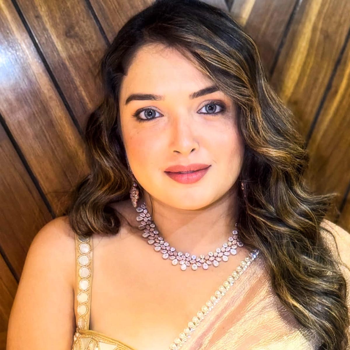 कितने पढ़े लिखे हैं भोजपुरी सितारे